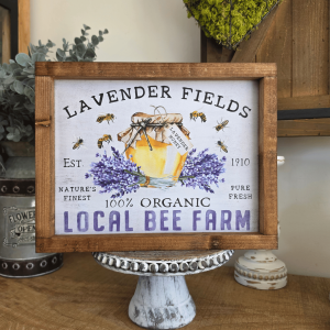 Cadre sign farmhouse lavande et miel avec pot de miel, abeilles et brins de lavande