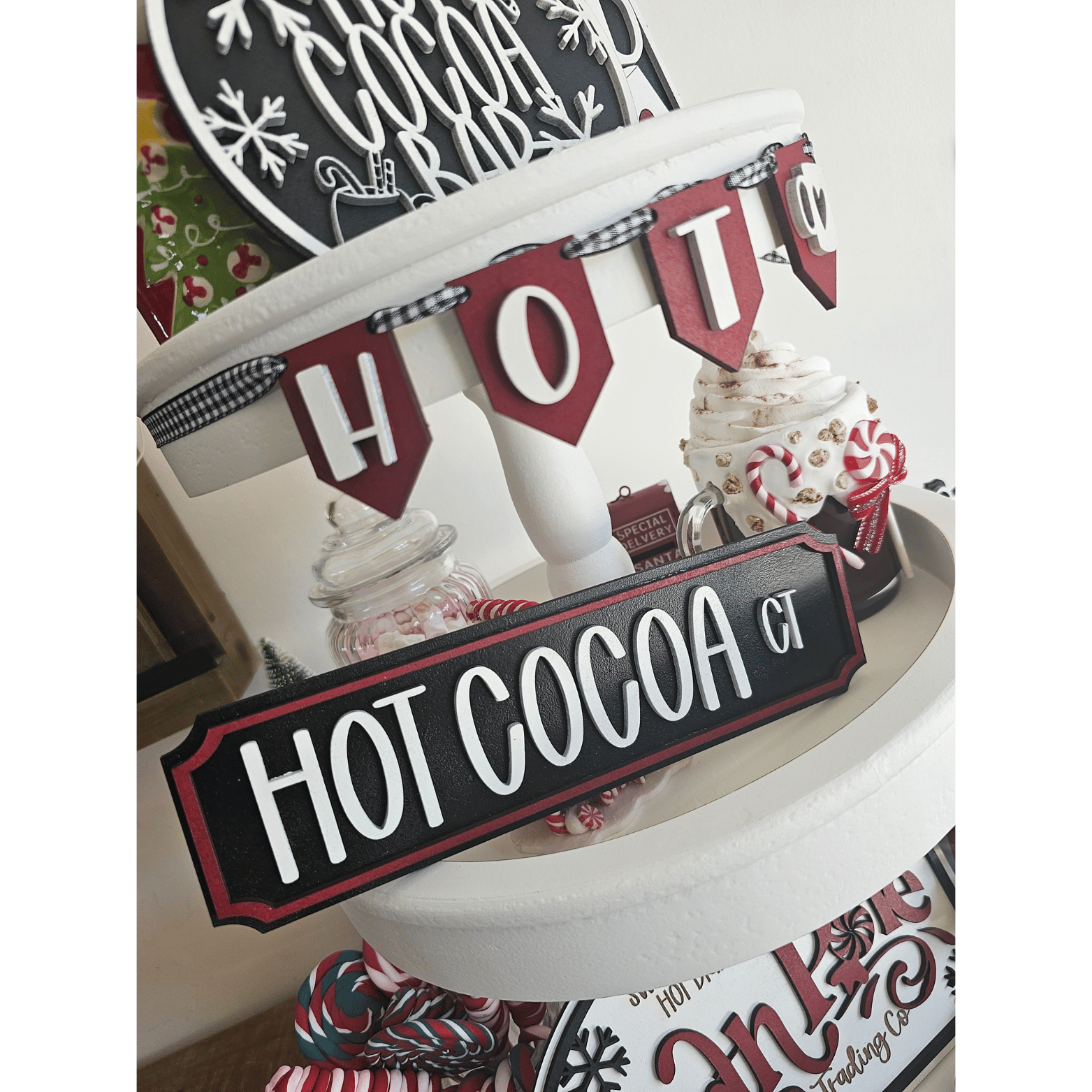 décoration-plateau-a-plusieurs-niveaux-tiered-tray-hot-cocoa-north-pole-farmhouse-noel-hiver (3)