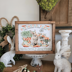 Cadre sign farmhouse Cottontail Farms avec lapin, carottes et fleurs – déco campagne chic