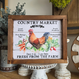 Cadre sign farmhouse Country Market avec coq et légumes en bois