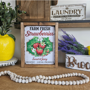 cadre sign farmhouse farm fresh strawberries en bois avec fraises pour décoration cuisine vintage