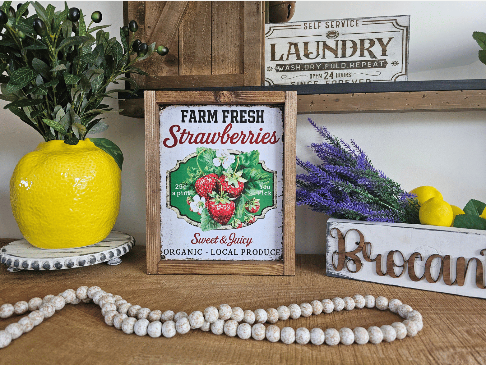 cadre sign farmhouse farm fresh strawberries en bois avec fraises pour décoration cuisine vintage