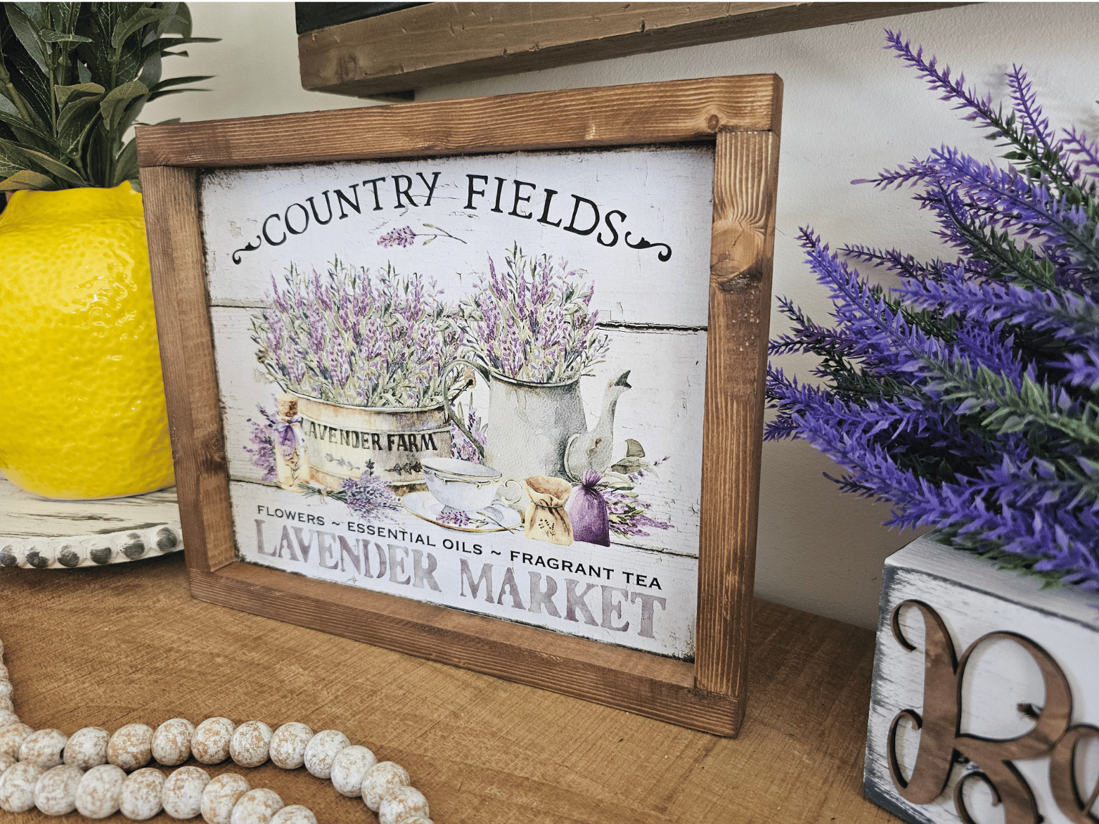 cadre sign farmhouse country fields lavender market en bois avec arrosoir de lavande pour décoration provençale vintage