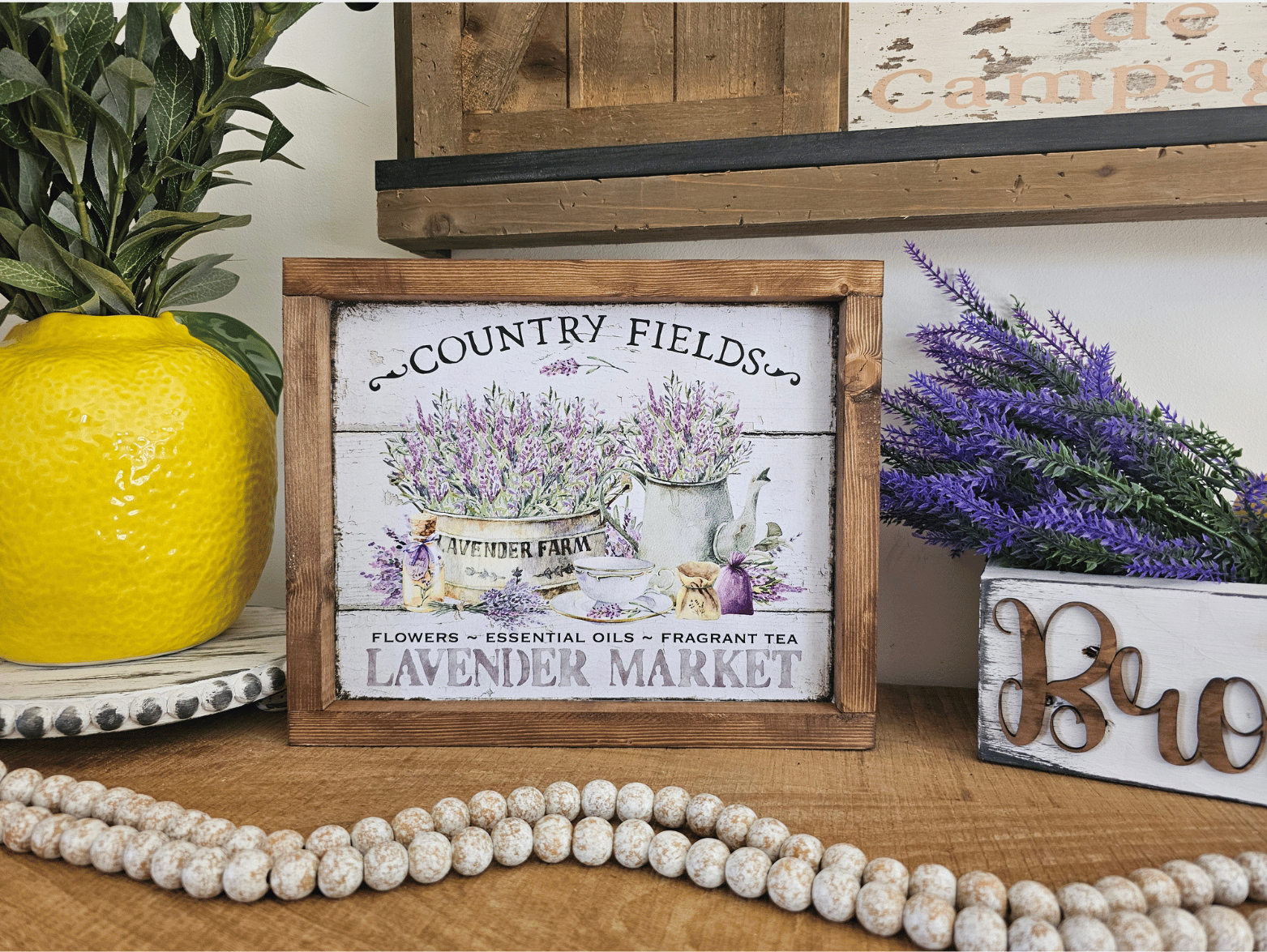 cadre sign farmhouse country fields lavender market en bois avec arrosoir de lavande pour décoration provençale vintage