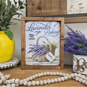 cadre sign farmhouse lavender picking en bois avec panier de lavande pour décoration provençale vintage