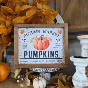 Cadre farmhouse Autumn Market avec citrouille orange