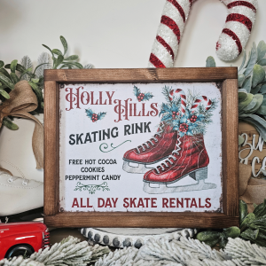 Cadre décoratif farmhouse Holly Hills Skating Rink en bois, style vintage avec patins rouges et décor de Noël