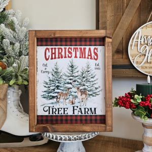 cadre décoration Noël farmhouse en bois naturel avec cerfs et sapins enneigés