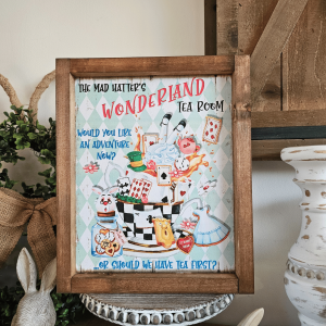 Cadre sign farmhouse Wonderland Tea Room tasse damier cartes