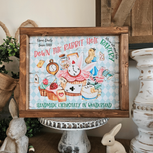 Cadre Sign Farmhouse – Down the Rabbit Hole Bakery “Wonderland”