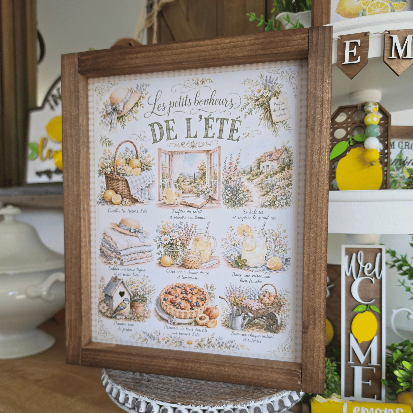Cadre sign farmhouse Les Petits Bonheurs de l’Été avec citrons et fleurs champêtres