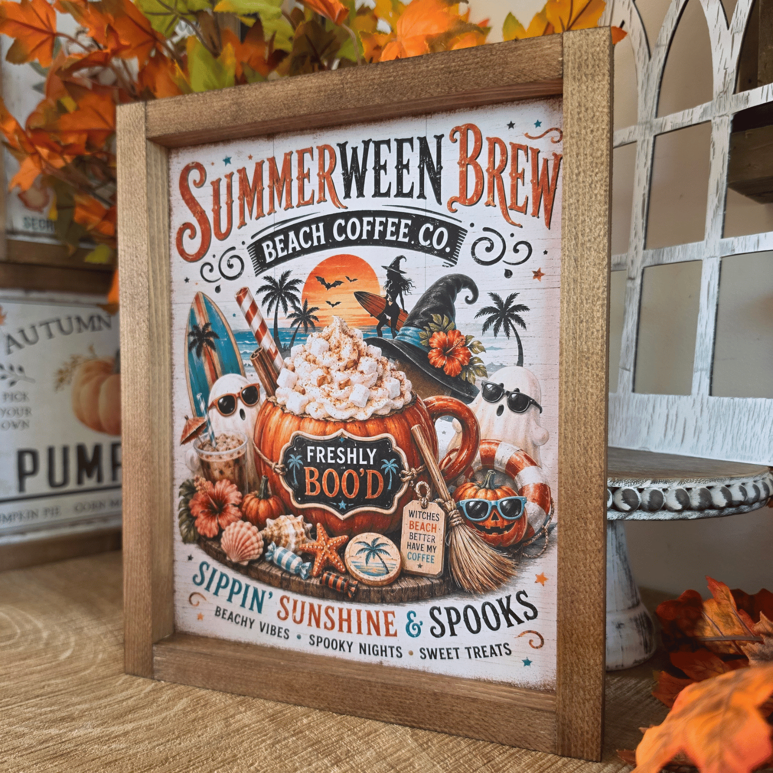 Cadre sign farmhouse Summerween Brew avec fantômes, citrouilles, café et palmiers