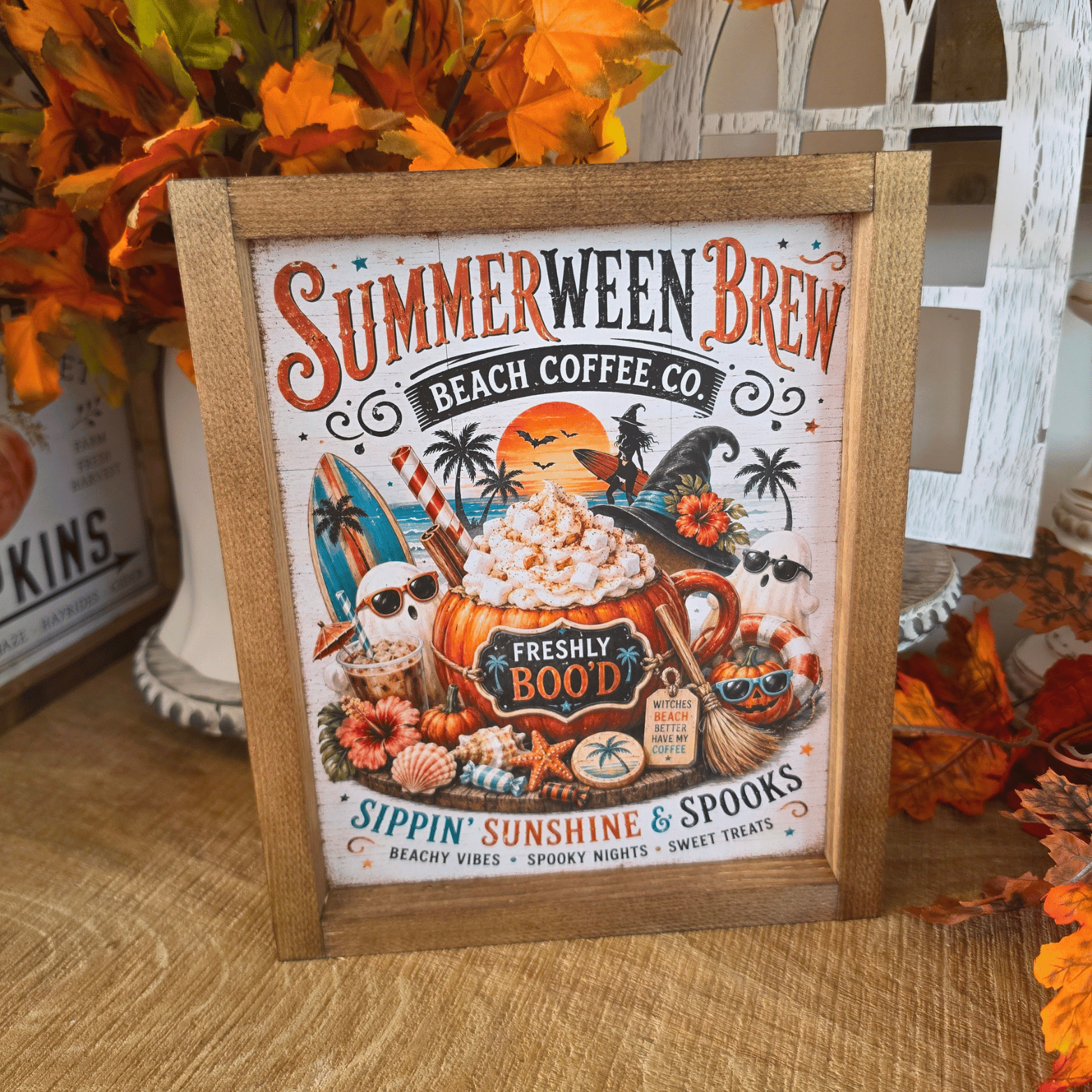 Cadre sign farmhouse Summerween Brew avec fantômes, citrouilles, café et palmiers