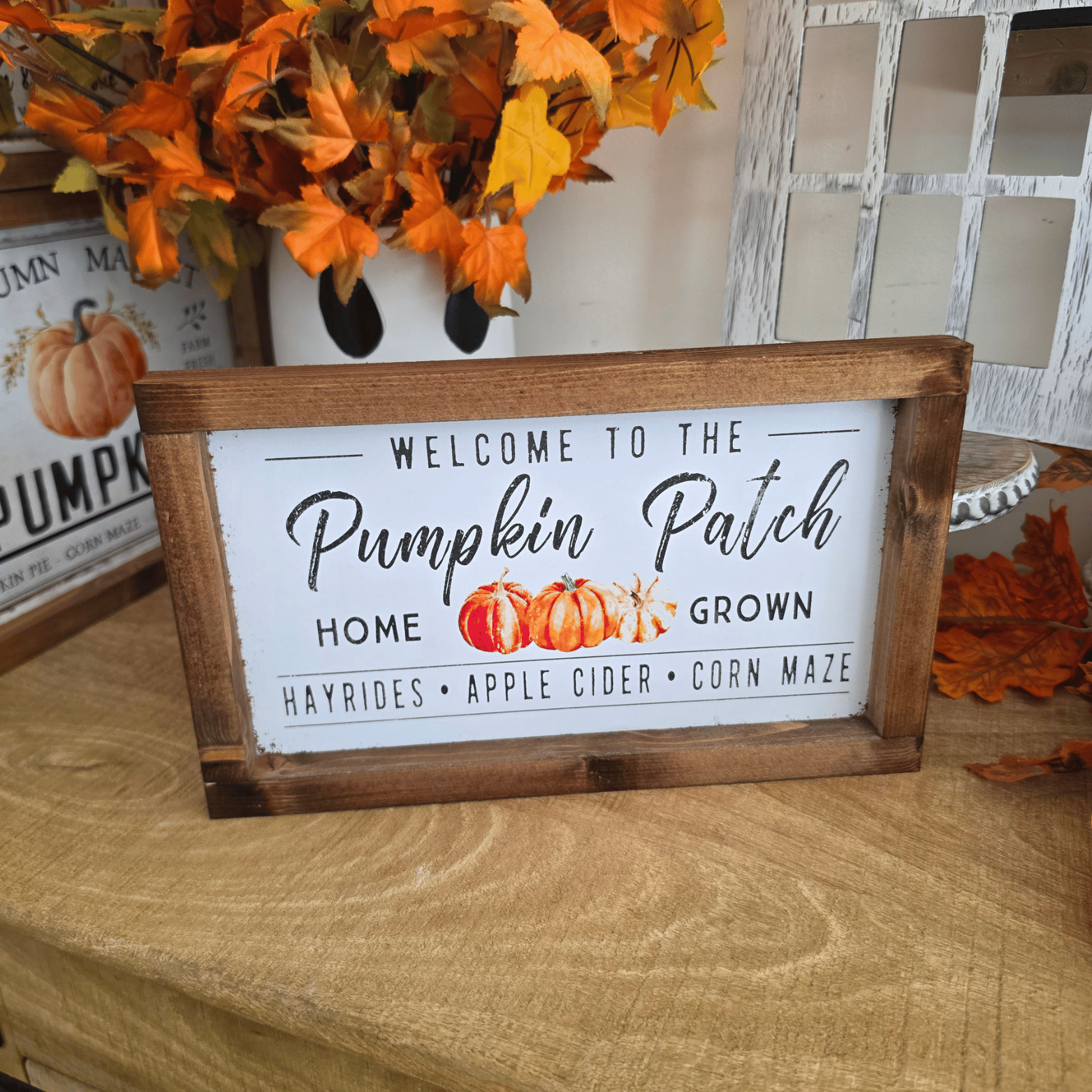 Cadre sign farmhouse Welcome to the Pumpkin Patch avec citrouilles et inscription rétro
