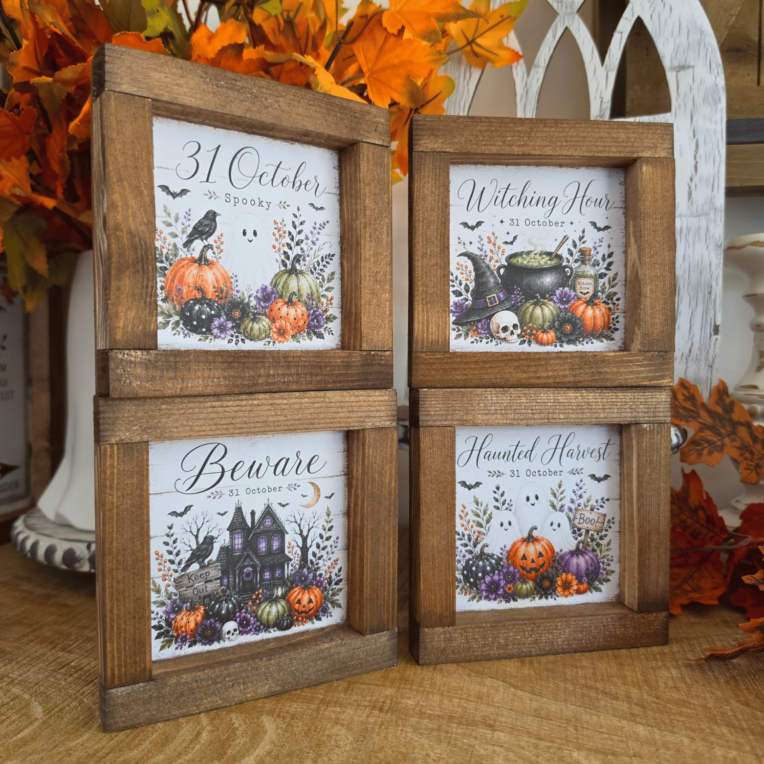 Lot de quatre mini cadres sign farmhouse Halloween avec fantômes, citrouilles, chaudron et maison hantée