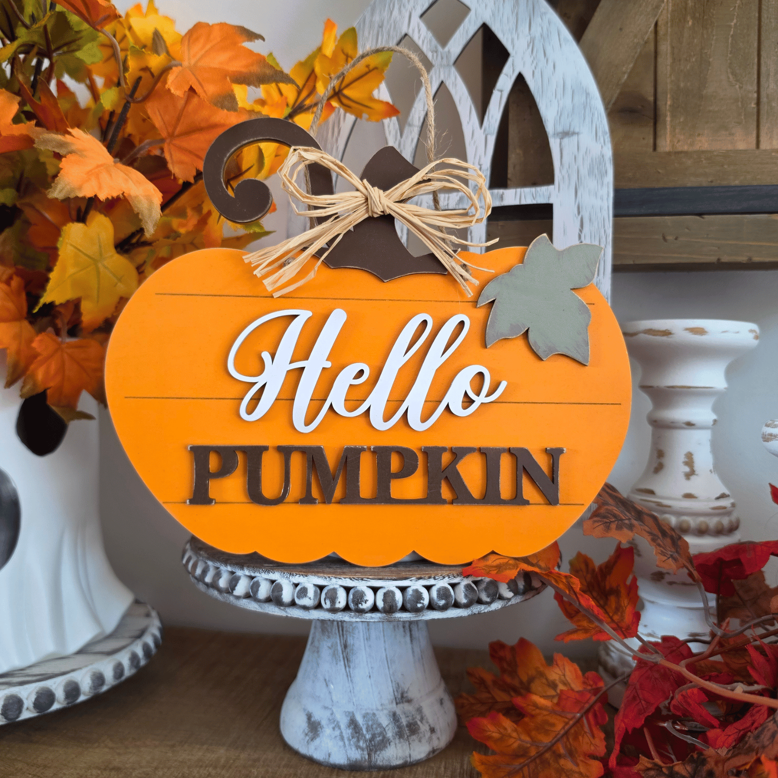 Sign farmhouse Hello Pumpkin orange en forme de citrouille avec nœud en raphia
