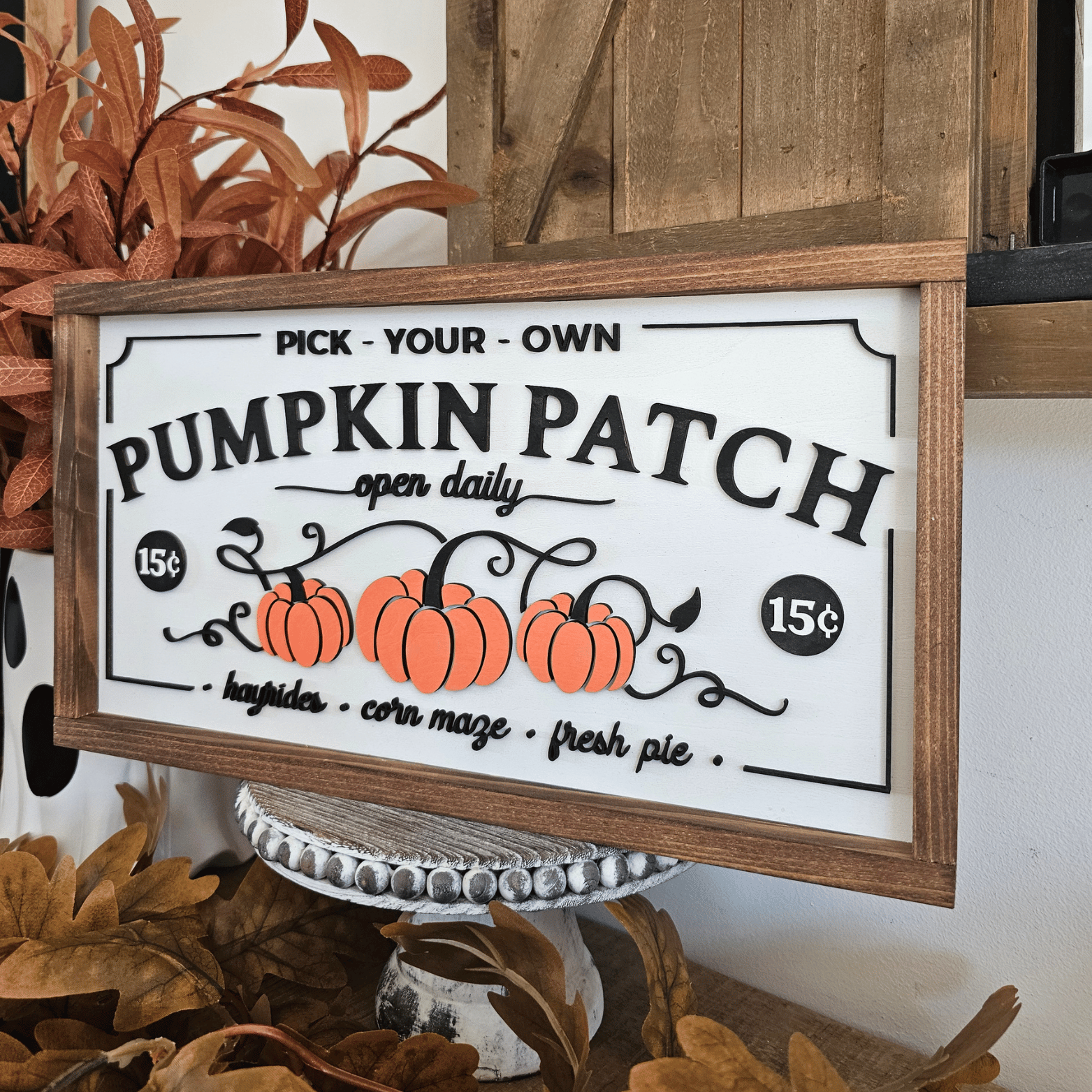 Cadre sign farmhouse Pick Your Own Pumpkin Patch XL avec trois citrouilles orange