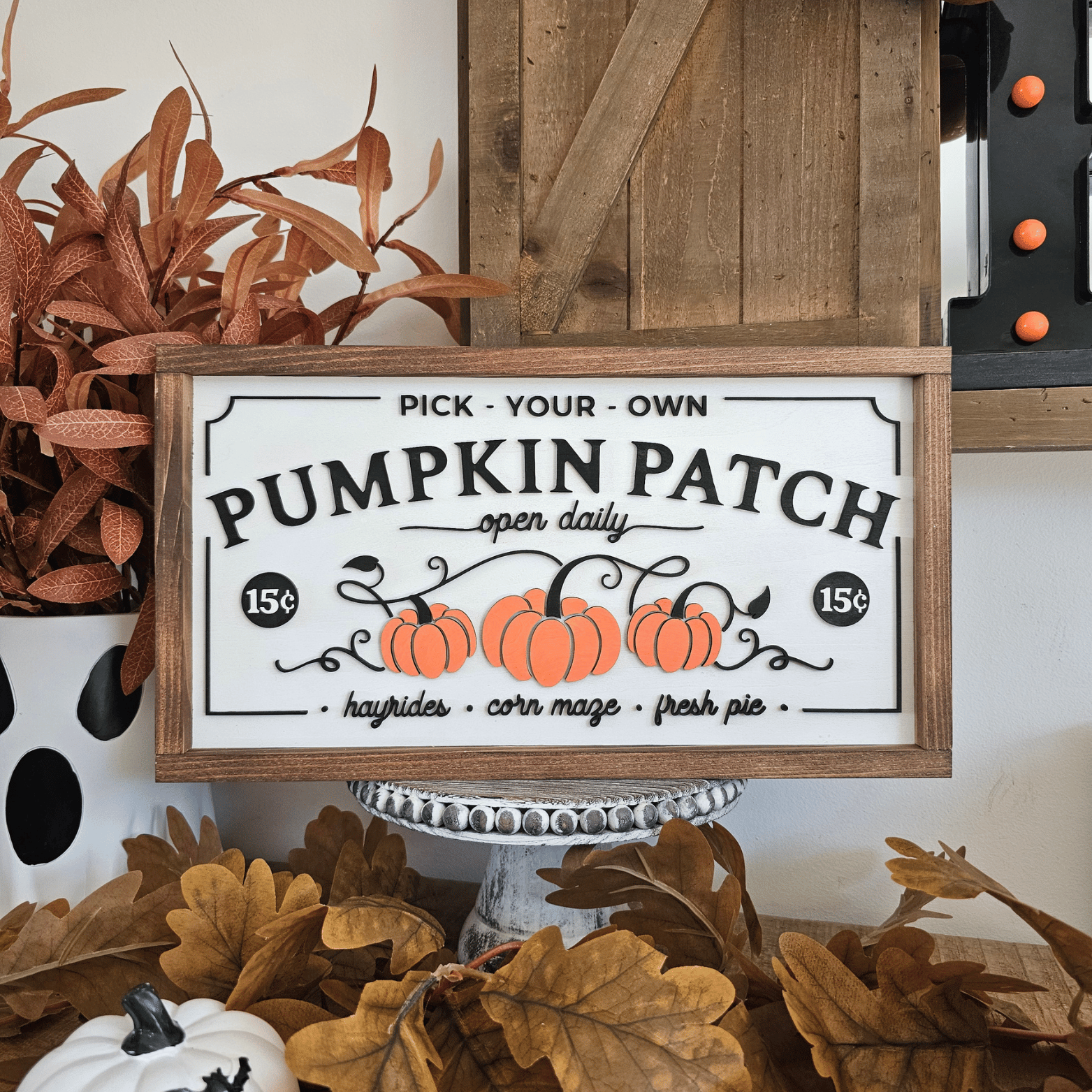 Cadre sign farmhouse Pick Your Own Pumpkin Patch XL avec trois citrouilles orange