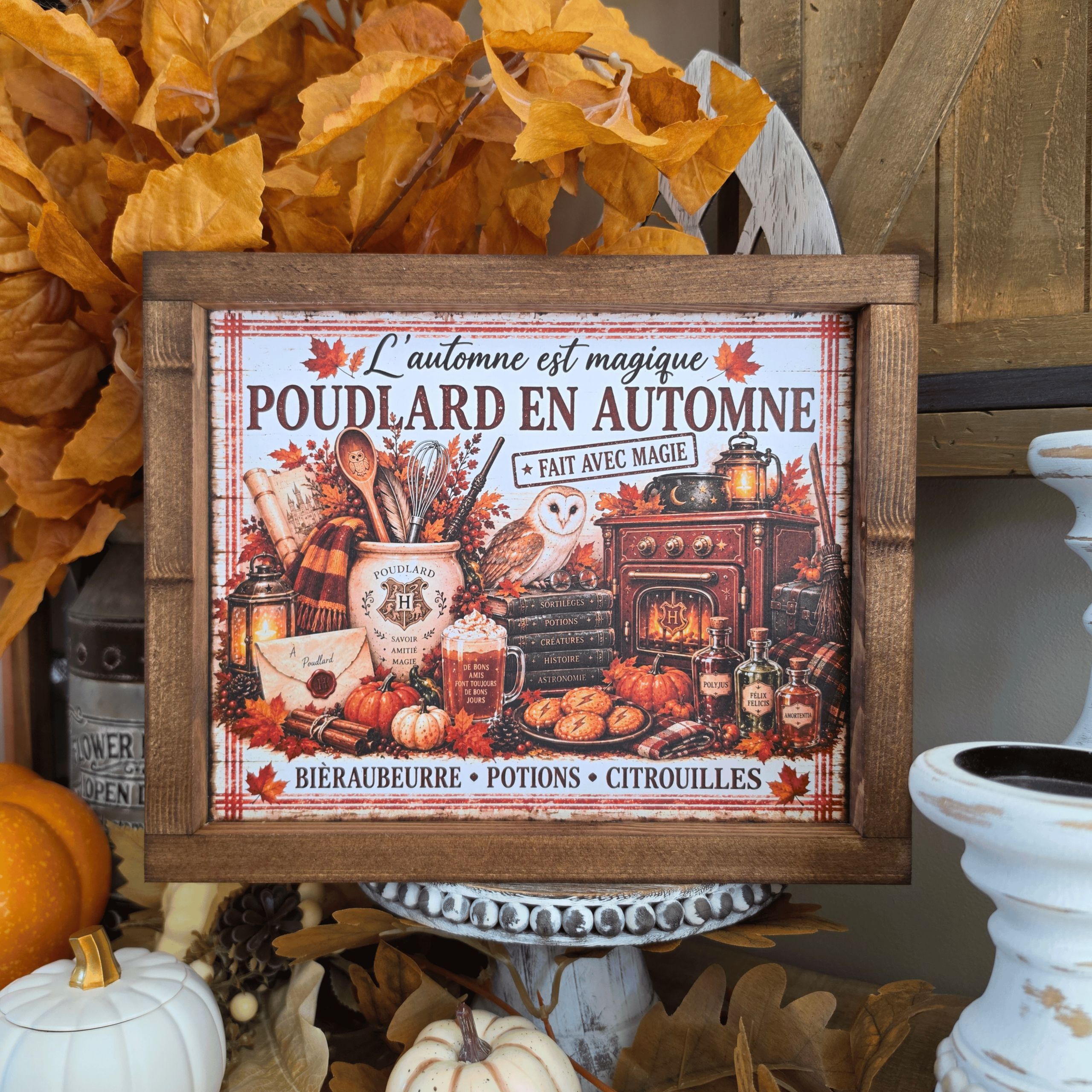 Cadre Poudlard en automne avec citrouilles, chouette et potions