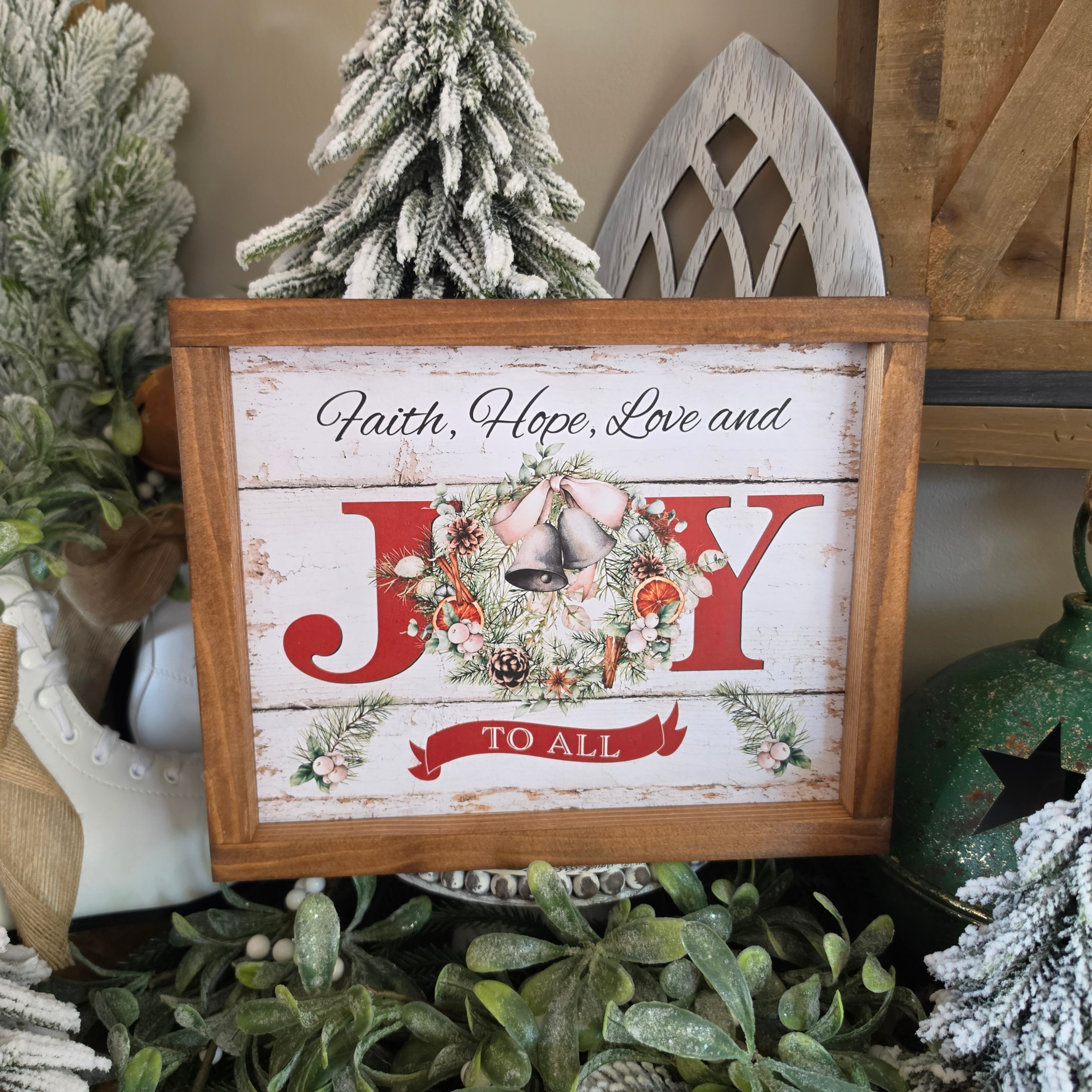 Cadre farmhouse Noël Joy to All avec couronne et clochettes
