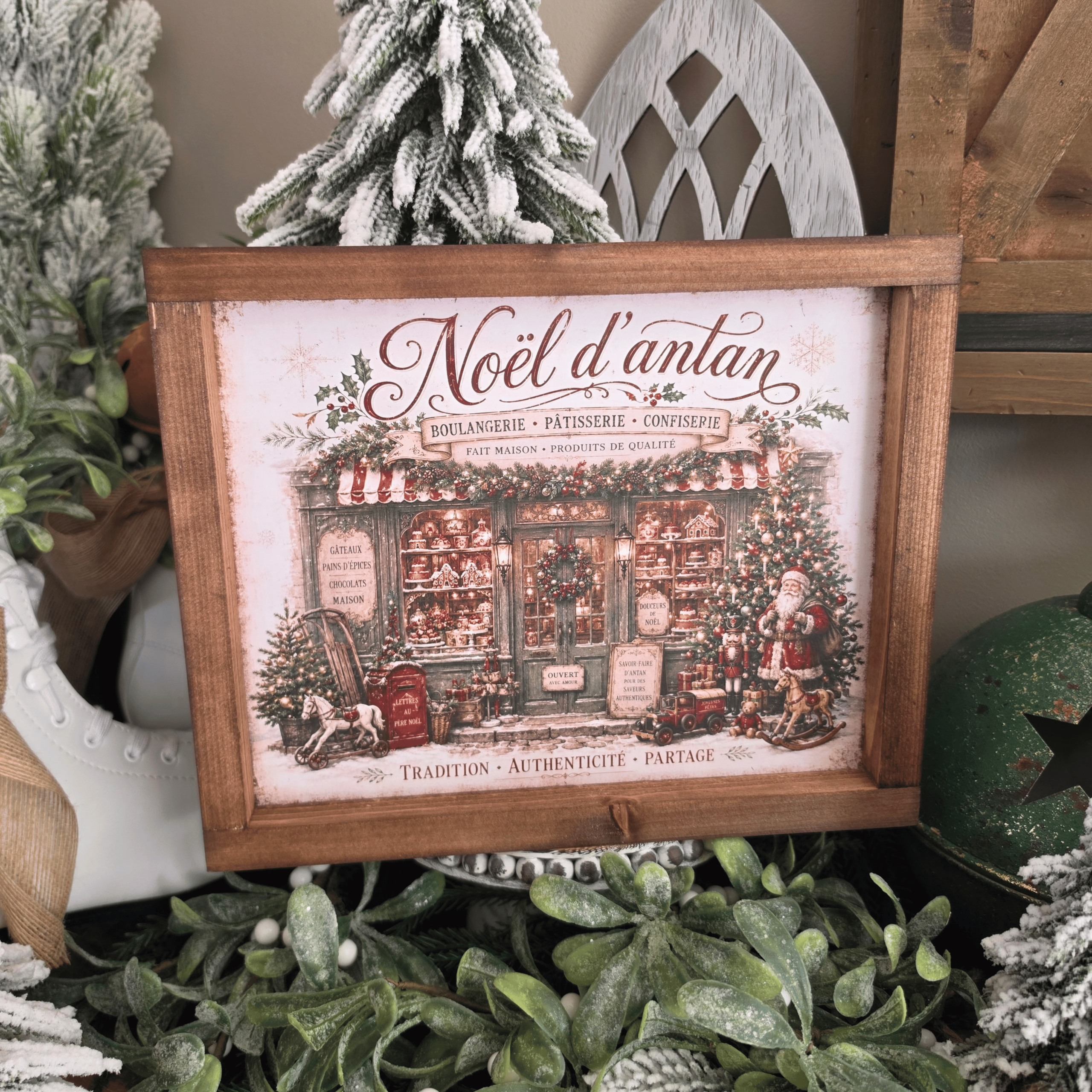 Cadre farmhouse Noël d'antan avec boutique ancienne et Père Noël